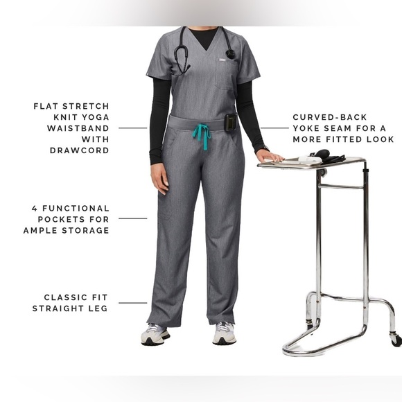 FIGS Kade Cargo Scrub Pants for Women - Graphite, size Large - Picture 3 of 9